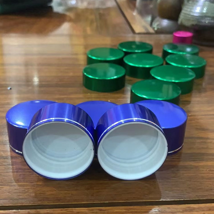 28mmの射出成形キャップ
