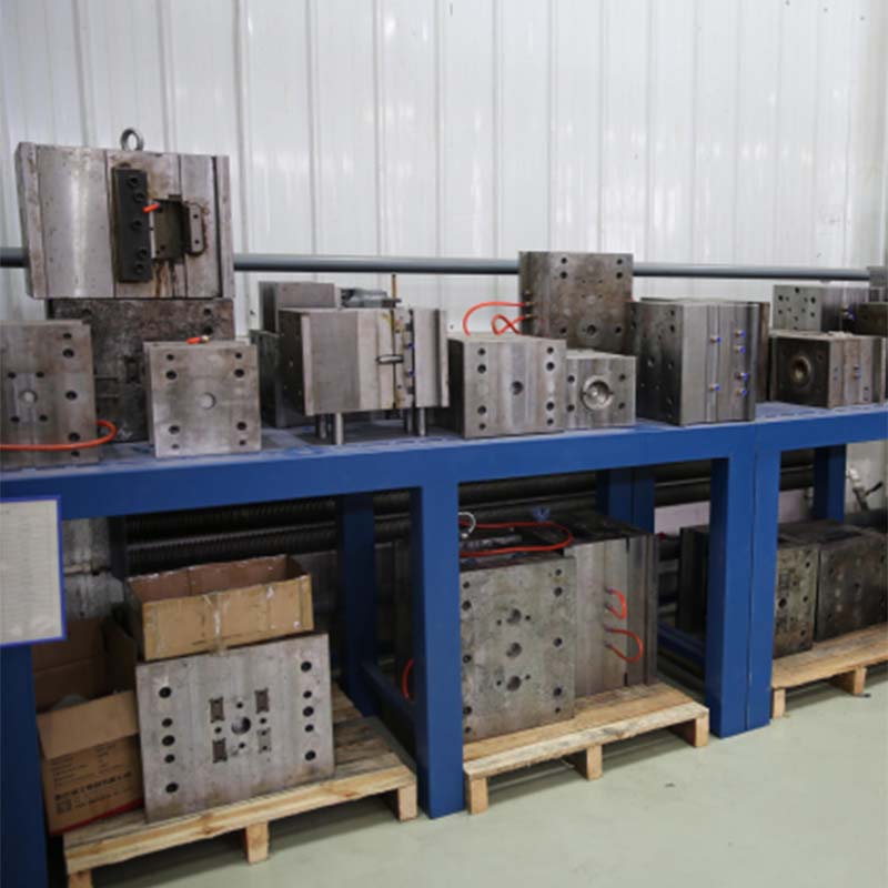 Spirit level molding