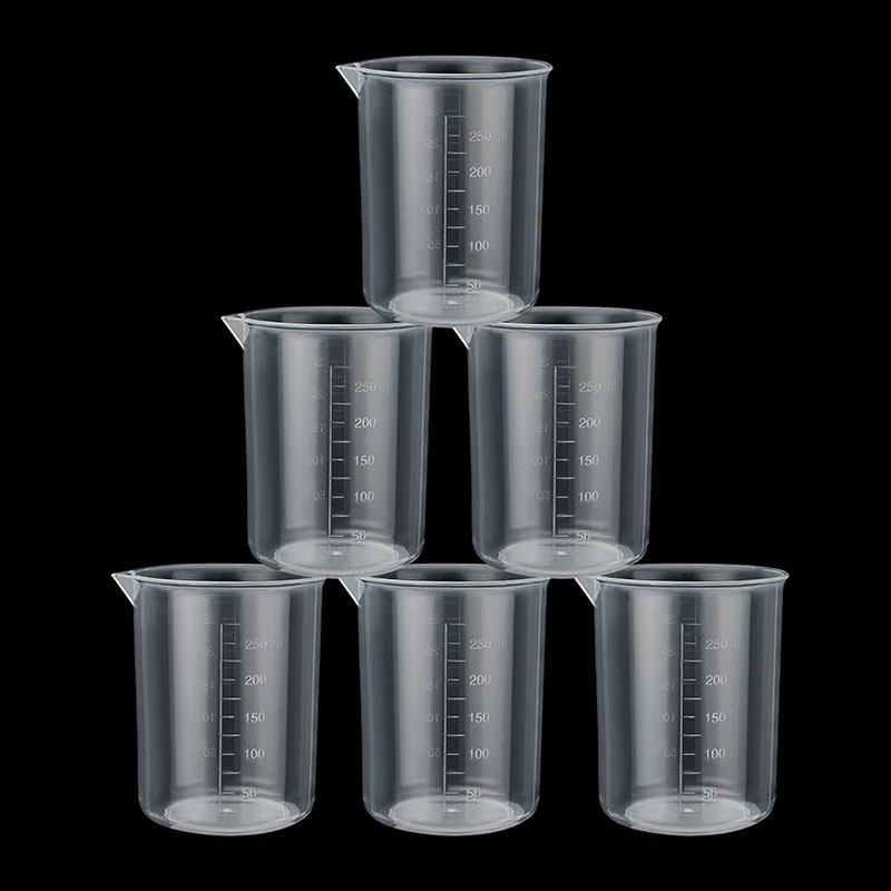 プラスチック製のビーカー
