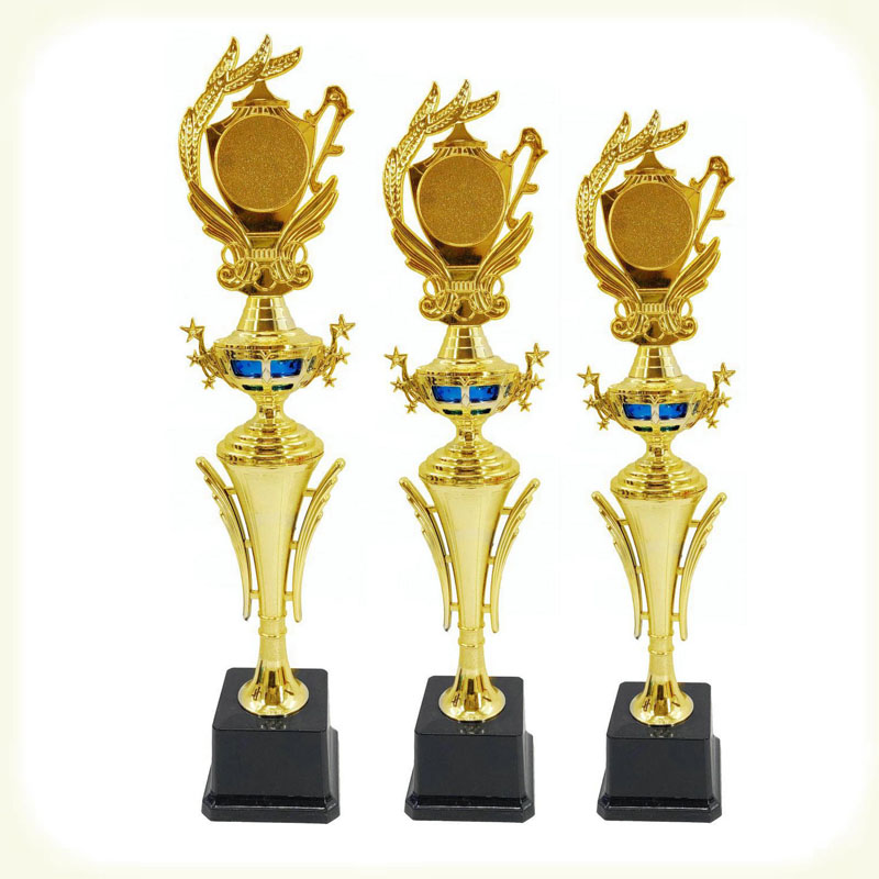 プラスチック製トロフィーパーツ成形